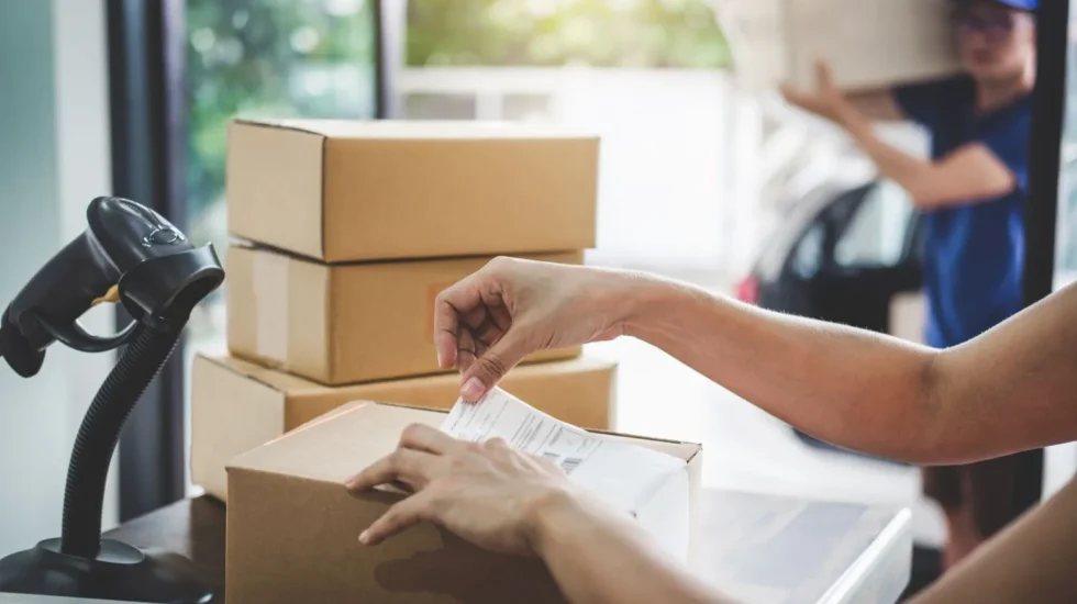 how-the-courier-service-works